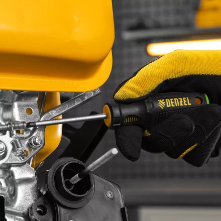 Отвертка, PZ1x75 мм, S2, 3к рукоятка Denzel 122057 купить в Ханты-Мансийске