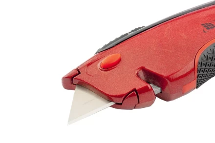 Нож 18мм, выдвижное трапециевидное лезвие, эргономичная двухкомпонентная рукоятка + 3 лезвия MATRIX QUIK BLADE 78925 купить в Ханты-Мансийске