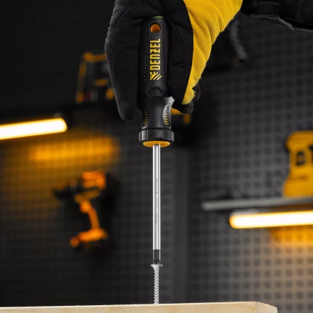 Отвертка, PZ2x100 мм, S2, 3к рукоятка Denzel 122077 купить в Ханты-Мансийске