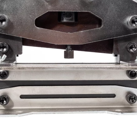 Шинорез гидравлический КВТ ШР-200 с прямым лезвием для шин шириной до 200 мм (85141) купить в Ханты-Мансийске