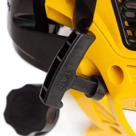 Триммер бензиновый DTL-33, 33 см3, неразъемная штанга, состоит из 2 частей Denzel 96261 купить в Ханты-Мансийске