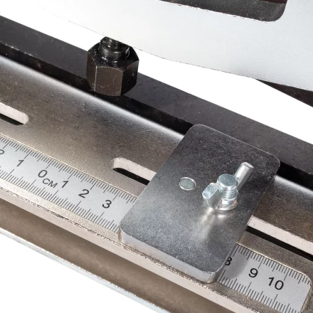 Шинорез гидравлический КВТ ШР-200V с V-образным лезвием для шин шириной до 200 мм (85142) купить в Ханты-Мансийске