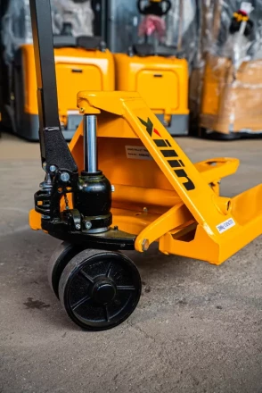 Тележка гидравлическая 2500 кг 1150 мм полиуретановые колеса XILIN DF-III 1005149 купить в Ханты-Мансийске