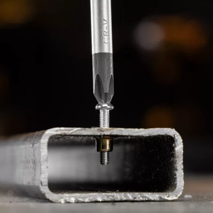 Заклепки резьбовые, стальные, оцинкованные, М3, пластиковый кейс, 200 шт. Denzel 40600 купить в Ханты-Мансийске