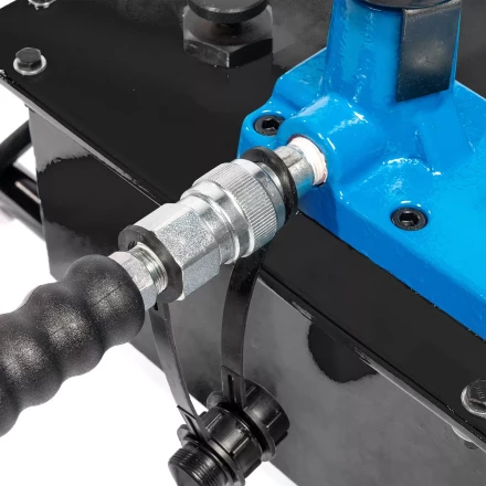 Помпа гидравлическая ручная КВТ ПМР-7080 объем маслобака 8.0 л (88147) купить в Ханты-Мансийске