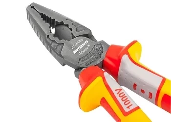 Плоскогубцы комбинированные, диэлектрические трехкомпонентные рукоятки до 1000 В, 180 мм GROSS 16989 купить в Ханты-Мансийске