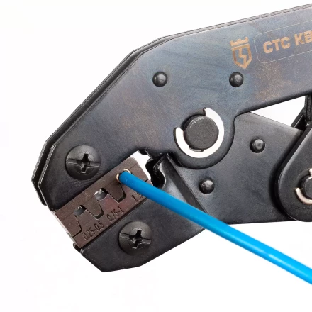 Пресс-клещи КВТ СТС+5 с 5 матрицами для опрессовки автоклемм, втулочных, изолированных и неизолированных наконечников (набор) (86875) купить в Ханты-Мансийске