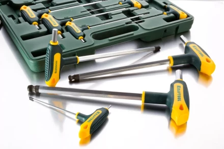 Набор KRAFTOOL Ключи &quot;INDUSTRIE&quot; имбусовые,Cr-Mo(S2),Т-образные, эргоном двухкомп рукоятка,HEX,с шариком,9 шт,в боксе 27454-H9 купить в Ханты-Мансийске