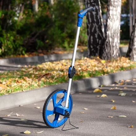 ЗУБР 0.1 - 9999 м, измерительное колесо, (курвиметр) со складной алюминиевой рукояткой, Профессионал (34880) купить в Ханты-Мансийске