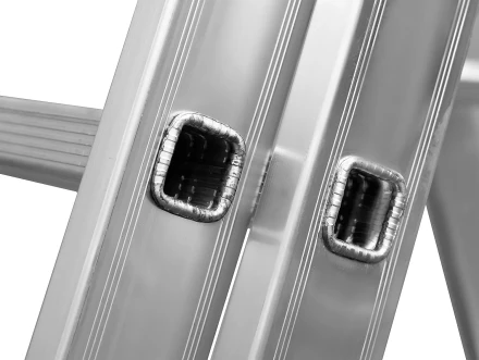 Лестница СИБИН универсальная, трехсекционная со стабилизатором, 7 ступеней 38833-07 купить в Ханты-Мансийске