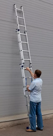 Лестница СИБИН универсальная, трехсекционная со стабилизатором, 7 ступеней 38833-07 купить в Ханты-Мансийске