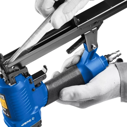 ЗУБР 53F-22, пневматический степлер для скоб 20Ga, тип 53F (10-22 мм), Профессионал (31935) купить в Ханты-Мансийске