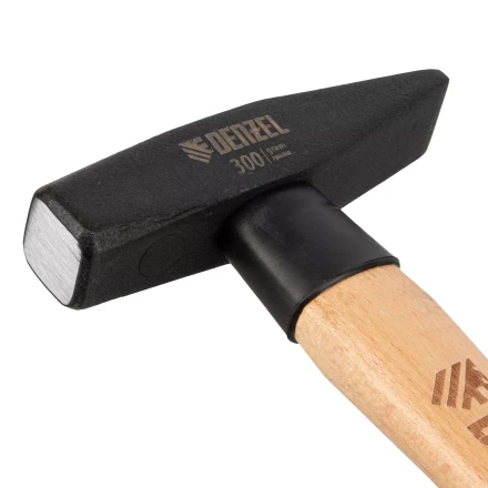 Молоток слесарный, 300 г Denzel, кованый квадратный боек, буковая рукоятка, 10427 купить в Ханты-Мансийске