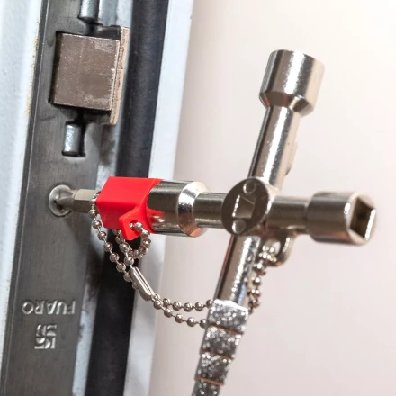 Ключ для электрошкафов КВТ КЭШ-5М с 5 профилями и битой «крест/шлиц» (84624) купить в Ханты-Мансийске