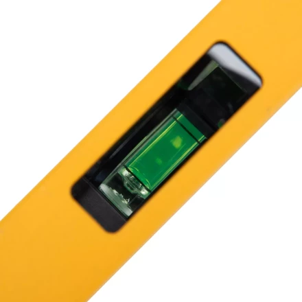 Уровень алюминиевый Denzel 33692, магнит, фрезерованный, 3 глазка (1 зеркал.), 0,5 мм/м, 800 мм купить в Ханты-Мансийске