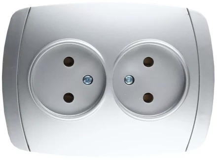 Розетка СВЕТОЗАР &quot;АКЦЕНТ&quot; двойная в сборе, без заземления, цвет серебристый металлик, 16А/~250В SV-54202-SM купить в Ханты-Мансийске