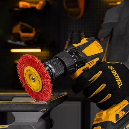 Щетка для дрели Denzel, 100 мм, Плоская, со шпилькой, нейлоновая щетина, 74434 купить в Ханты-Мансийске