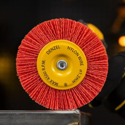 Щетка для дрели Denzel, 100 мм, Плоская, со шпилькой, нейлоновая щетина, 74434 купить в Ханты-Мансийске