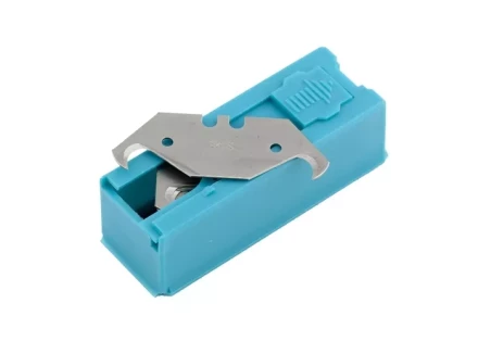 Лезвия 19 мм трапециевидные крючкообразные пластиковый пенал 12 шт GROSS 79379 купить в Ханты-Мансийске