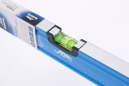 Уровень алюминиевый 600 мм профиль 1.6 мм фрезерованный ударопрочные заглушки 3 глазка БАРС 34422 купить в Ханты-Мансийске