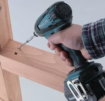 Аккумуляторная дрель -шуруповерт Makita DTD146RFE купить в Ханты-Мансийске