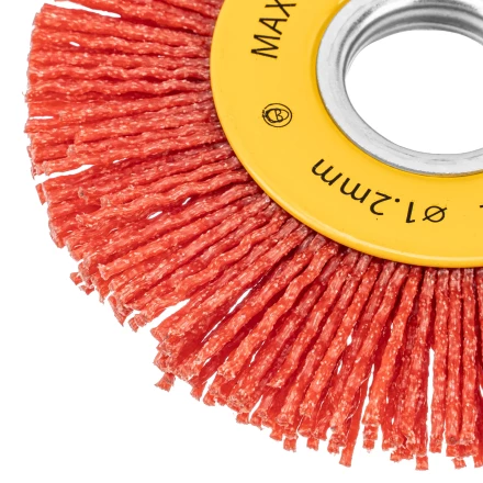 Щетка для УШМ, 100 мм, плоская, нейлоновая щетина, посадка 22,2 мм Denzel 74437 купить в Ханты-Мансийске